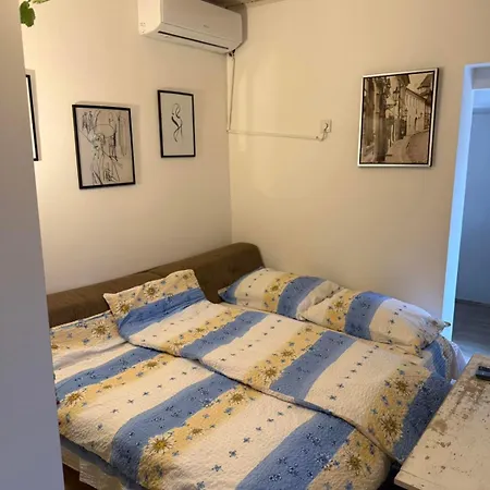 Kutak Apartman *
